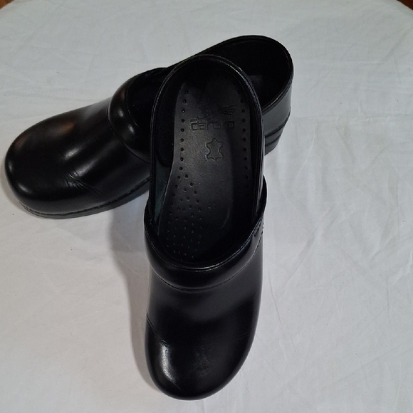 Dansko Women Black Leather Loafers Slip-On Size 9 - Picture 1 of 8